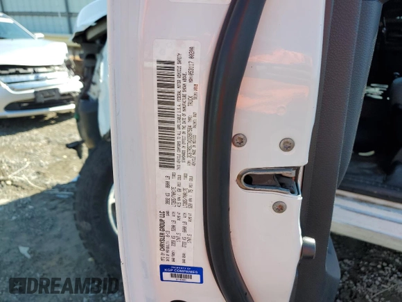 2013 Ram 2500 Tradesman z VIN 3C6TR5CTXDG587564, wystawiony jako Copart lot #58975735 z przebiegiem 197 588 mil mil oraz Szkoda całkowita • Salvage title. Historia ofert i sprzedaży dostępna na DreamBid. Obrazek 12.