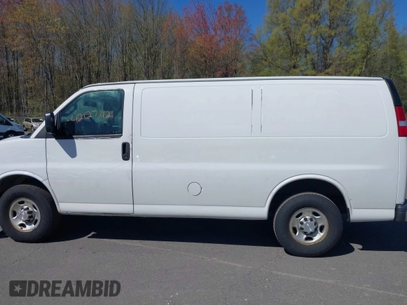 2018 Chevrolet Express Cargo with VIN 1GCWGAFGXJ1905387, listed as a IAAI auction lot 42127421 with 162,942 mi miles and . Bid and sale history available at DreamBid. Image 14.