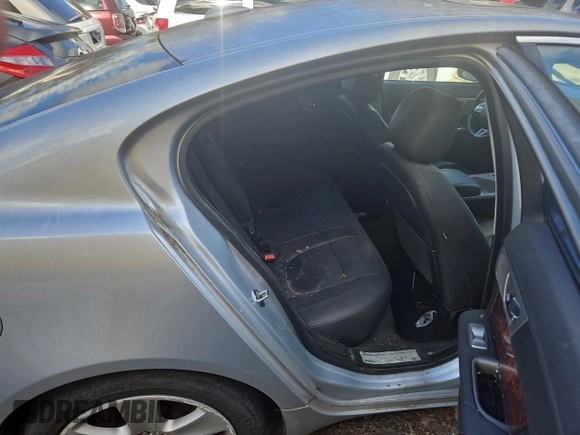 2011 Jaguar XF with VIN SAJWA0FB5BLS00598, listed as a Copart auction lot 82350434 with 0 mi miles and Clean Title. Bid and sale history available at carsss.com. Image 6.