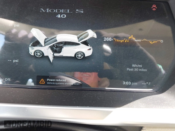 2013 Tesla Model S с VIN 5YJSA1AC8DFP10260, выставлен на аукционе IAAI как лот 42545156 с пробегом 121 329 миль миль и . История ставок и продаж доступна на DreamBid. Изображение 17.