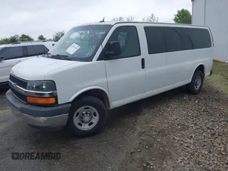 2015 Chevrolet Express Passenger LT with VIN 1GAZG1FG5F1205323, listed as a IAAI auction lot 41917128 with 194,773 mi miles and . Bid and sale history available at DreamBid. Image 17.