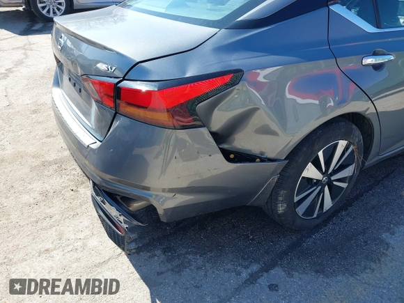 2019 Nissan Altima 2.5 SV with VIN 1N4BL4DV7KC140549, listed as a IAAI auction lot 41779383 with 104,152 mi miles. Bid and sale history available at carsss.com. Image 17.
