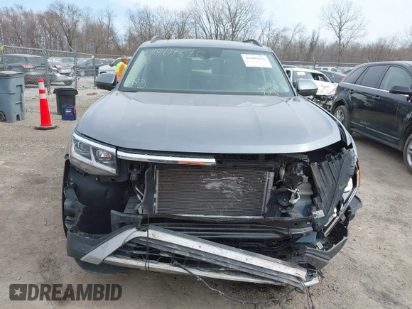 2021 Volkswagen Atlas SE with VIN 1V2KR2CA0MC570498, listed as a IAAI auction lot 41807676 with 56,434 mi miles and . Bid and sale history available at DreamBid. Image 13.