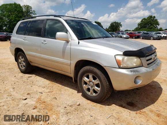 2005 Toyota Highlander with VIN JTEEP21A750111748, listed as a Copart auction lot 57151765 with 324,870 mi miles and Clean Title. Bid and sale history available at DreamBid. Image 4.