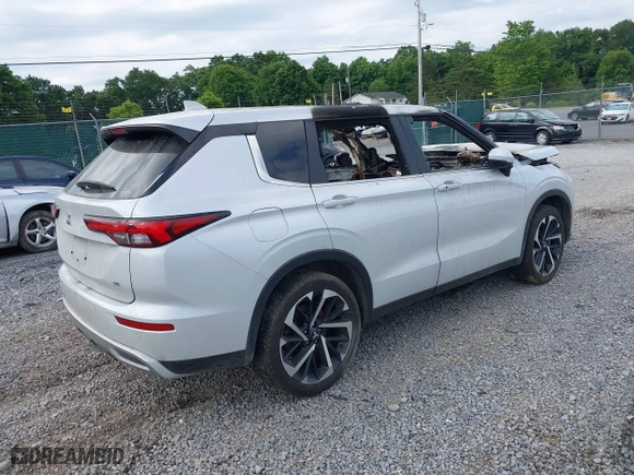 2023 Mitsubishi Outlander SE with VIN JA4J4UA82PZ060043, listed as a IAAI auction lot 39659738 with 20,000 mi miles. Bid and sale history available at carsss.com. Image 4.
