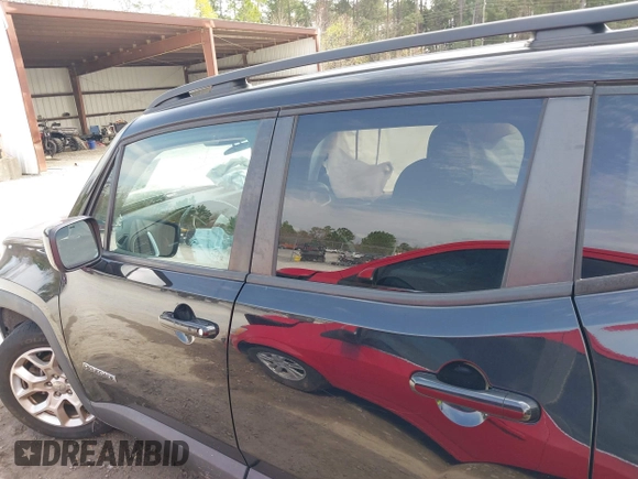 2018 Jeep Renegade Latitude with VIN ZACCJABB8JPJ35329, listed as a IAAI auction lot 41697510 with 97,149 mi miles. Bid and sale history available at carsss.com. Image 14.
