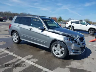 2015 Mercedes-Benz GLK 350 z VIN WDCGG8JB9FG440124, wystawiony jako IAAI lot #42086379 z przebiegiem 132 330 mil mil oraz . Historia ofert i sprzedaży dostępna na DreamBid. Obrazek 1.
