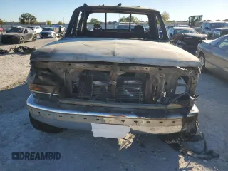 1993 Ford F-250 z VIN 2FTHF26H5PCB36444, wystawiony jako Copart lot #81555984 z przebiegiem Nie podano mil oraz Nie do naprawy • Non repairable. Historia ofert i sprzedaży dostępna na DreamBid. Obrazek 5.