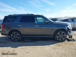 2019 Ford Expedition Limited with VIN 1FMJU1KT0KEA31594, listed as a IAAI auction lot 41311321 with 71,849 mi miles. Bid and sale history available at carsss.com. Image 13.