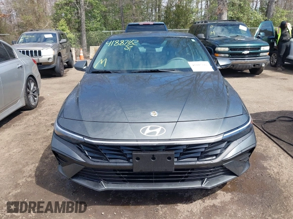 2025 Hyundai Elantra SE z VIN KMHLL4DG0SU855615, wystawiony jako IAAI lot #41887162 z przebiegiem 24 180 mil mil oraz . Historia ofert i sprzedaży dostępna na DreamBid. Obrazek 12.