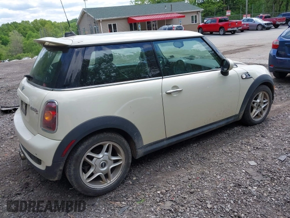 2008 MINI Hardtop S z VIN WMWMF73528TV39498, wystawiony jako IAAI lot #42308127 z przebiegiem 140 500 mil mil oraz . Historia ofert i sprzedaży dostępna na DreamBid. Obrazek 4.