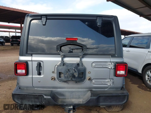 2020 Jeep Wrangler Unlimited Sport S z VIN 1C4HJXDN8LW126929, wystawiony jako IAAI lot #41949281 z przebiegiem 111 085 mil mil oraz . Historia ofert i sprzedaży dostępna na DreamBid. Obrazek 16.