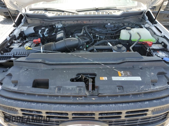 2024 Ford F-250 XL z VIN 1FTBF2BAXREC40360, wystawiony jako Copart lot #53801415 z przebiegiem Nie podano mil oraz Szkoda całkowita • Salvage title. Historia ofert i sprzedaży dostępna na DreamBid. Obrazek 11.