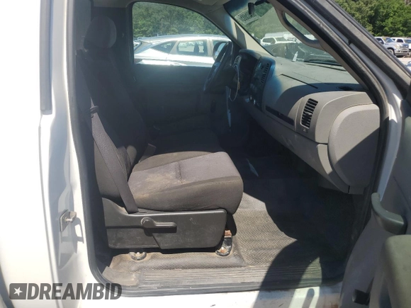 2011 GMC Sierra 1500 Work Truck z VIN 1GTN1TEXXBZ204698, wystawiony jako Copart lot #58005885 z przebiegiem 176 511 mil mil oraz Tytuł czysty. Historia ofert i sprzedaży dostępna na DreamBid. Obrazek 10.