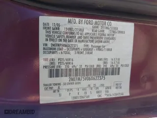 2006 Mercury Grand Marquis LS Premium with VIN 2MEFM75V06X622375, listed as a IAAI auction lot 41686035 with 165,495 mi miles. Bid and sale history available at carsss.com. Image 9.