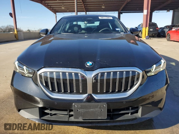 2024 BMW 5 Series 530i xDrive with VIN WBA53FJ03RCS07540, listed as a Copart auction lot 47260475 with 6,598 mi miles and Clean Title. Bid and sale history available at carsss.com. Image 5.
