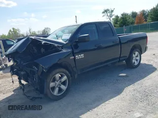 2015 Ram 1500 Express z VIN 1C6RR7FT8FS689670, wystawiony jako IAAI lot #42096348 z przebiegiem 141 486 mil mil oraz . Historia ofert i sprzedaży dostępna na DreamBid. Obrazek 2.