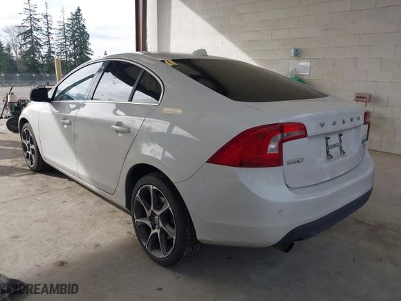 2013 Volvo S60 T6 R-Design Platinum with VIN YV1902FH2D1218127, listed as a IAAI auction lot 41901029 with 97,741 mi miles. Bid and sale history available at carsss.com. Image 3.