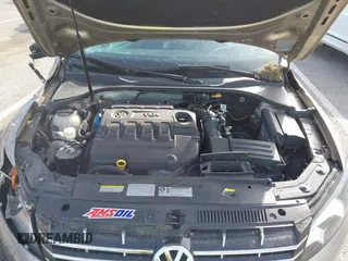 2015 Volkswagen Passat 2.0L TDI SEL Premium with VIN 1VWCV7A38FC022252, listed as a IAAI auction lot 41833398 with 131,411 mi miles. Bid and sale history available at carsss.com. Image 10.