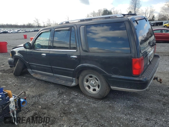 2001 Lincoln Navigator z VIN 5LMFU28R01LJ32925, wystawiony jako Copart lot #83013504 z przebiegiem 132 750 mil mil oraz Szkody całkowita. Historia ofert i sprzedaży dostępna na DreamBid. Obrazek 2.