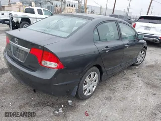 2009 Honda Civic Sdn LX with VIN 2HGFA16589H525012, listed as a IAAI auction lot 41878674 with 109,832 mi miles. Bid and sale history available at carsss.com. Image 4.