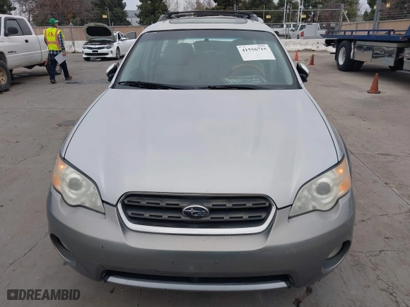 2006 Subaru Legacy Wagon Outback 3.0 R L.L. Bean with VIN 4S4BP86C364363099, listed as a IAAI auction lot 41556715 with 285,406 mi miles. Bid and sale history available at carsss.com. Image 6.