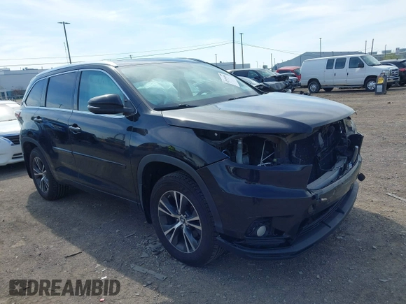 2016 Toyota Highlander XLE z VIN 5TDJKRFH3GS269861, wystawiony jako IAAI lot #42199493 z przebiegiem 94 237 mil mil oraz . Historia ofert i sprzedaży dostępna na DreamBid. Obrazek 1.