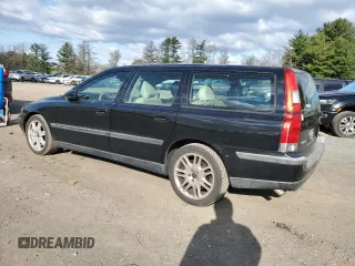 2004 Volvo V70 with VIN YV1SW59V842395259, listed as a Copart auction lot 52301795 with 213,776 mi miles and Salvage Title. Bid and sale history available at carsss.com. Image 2.