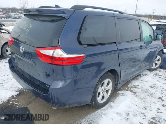 2018 Toyota Sienna LE Auto Access Seat with VIN 5TDKZ3DC3JS905514, listed as a IAAI auction lot 41591539 with 1 mi miles. Bid and sale history available at carsss.com. Image 4.