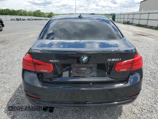 2017 BMW 3 Series 330i xDrive z VIN WBA8D9C33HA005326, wystawiony jako Copart lot #55651035 z przebiegiem 32 829 mil mil oraz Szkoda całkowita • Salvage title. Historia ofert i sprzedaży dostępna na DreamBid. Obrazek 6.
