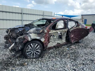 2025 Nissan Altima SV z VIN 1N4BL4DV8SN357001, wystawiony jako Copart lot #60978955 z przebiegiem Nie podano mil oraz Nie do naprawy • Non repairable. Historia ofert i sprzedaży dostępna na DreamBid. Obrazek 1.