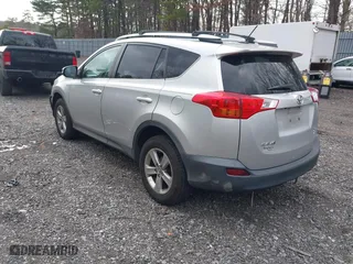 2015 Toyota RAV4 XLE with VIN 2T3RFREV9FW332635, listed as a IAAI auction lot 41899021 with 171,144 mi miles. Bid and sale history available at carsss.com. Image 3.