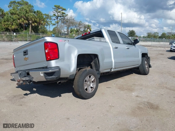 2018 Chevrolet Silverado 1500 LT with VIN 1GCVKREH5JZ299310, listed as a IAAI auction lot 41561453 with 1 mi miles. Bid and sale history available at carsss.com. Image 4.