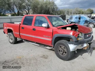 2002 GMC Sierra 2500HD SLE with VIN 1GTHK23U82F240498, listed as a Copart auction lot 52499644 with 133,208 mi miles and Salvage Title. Bid and sale history available at carsss.com. Image 4.