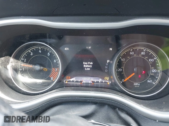2015 Jeep Cherokee Trailhawk with VIN 1C4PJMBS0FW728361, listed as a IAAI auction lot 41978853 with 123,127 mi miles. Bid and sale history available at carsss.com. Image 7.