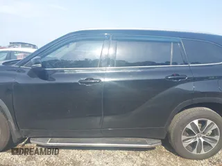 2021 Toyota Highlander XLE with VIN 5TDHZRBH3MS523919, listed as a IAAI auction lot 42264788 with 175,450 mi miles and . Bid and sale history available at DreamBid. Image 14.