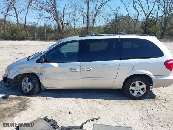 2005 Dodge Caravan SXT with VIN 2D4GP44L25R443059, listed as a IAAI auction lot 41671911 with NaN miles. Bid and sale history available at carsss.com. Image 14.