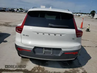 2019 Volvo XC40 Momentum z VIN YV4AC2HK3K2068990, wystawiony jako Copart lot #56154375 z przebiegiem Nie podano mil oraz Nie do naprawy • Non repairable. Historia ofert i sprzedaży dostępna na DreamBid. Obrazek 6.