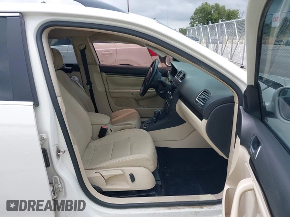 2012 Volkswagen Jetta TDI w/Sunroof z VIN 3VWPL7AJ1CM637497, wystawiony jako IAAI lot #42458017 z przebiegiem 187 524 mil mil oraz . Historia ofert i sprzedaży dostępna na DreamBid. Obrazek 5.