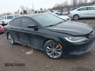 2016 Chrysler 200 S with VIN 1C3CCCBG6GN118068, listed as a IAAI auction lot 41465526 with 114,499 mi miles. Bid and sale history available at carsss.com. Image 13.