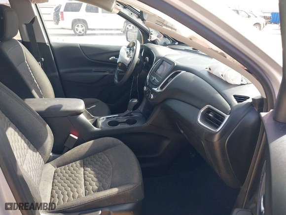 2020 Chevrolet Equinox LT with VIN 2GNAXKEV5L6235688, listed as a IAAI auction lot 41731406 with 30,698 mi miles. Bid and sale history available at carsss.com. Image 5.