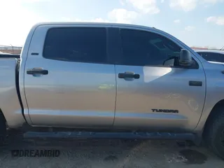 2016 Toyota Tundra 4WD Truck SR5 with VIN 5TFDW5F11GX559846, listed as a IAAI auction lot 41493209 with 258,296 mi miles. Bid and sale history available at carsss.com. Image 13.