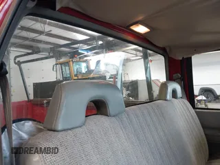 1993 GMC Sierra 1500 z VIN 1GTEK14H0PE542993, wystawiony jako IAAI lot #41833743 z przebiegiem 225 085 mil mil oraz . Historia ofert i sprzedaży dostępna na DreamBid. Obrazek 8.