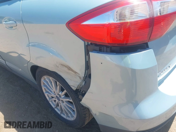 2013 Ford C-Max SE z VIN 1FADP5AU8DL503765, wystawiony jako IAAI lot #42313130 z przebiegiem 191 724 mil mil oraz . Historia ofert i sprzedaży dostępna na DreamBid. Obrazek 15.