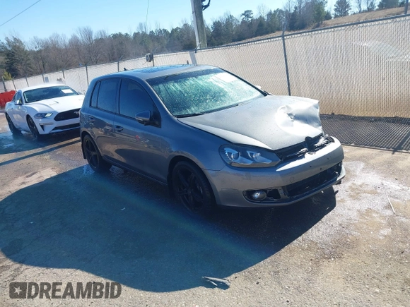 2013 Volkswagen Golf TDI z VIN WVWDM7AJ0DW137139, wystawiony jako IAAI lot #41390911 z przebiegiem 88 693 mil mil oraz . Historia ofert i sprzedaży dostępna na DreamBid. Obrazek 1.