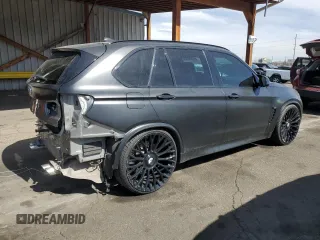2017 BMW X5 M z VIN 5YMKT6C50H0U39034, wystawiony jako Copart lot #48776765 z przebiegiem 95 891 mil mil oraz Szkody całkowita. Historia ofert i sprzedaży dostępna na DreamBid. Obrazek 3.
