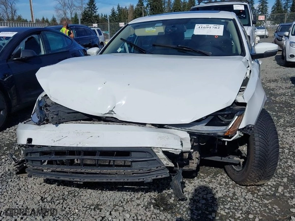 2017 Volkswagen Jetta 1.4T SE with VIN 3VWDB7AJXHM325773, listed as a IAAI auction lot 41691782 with 172,273 mi miles. Bid and sale history available at carsss.com. Image 6.