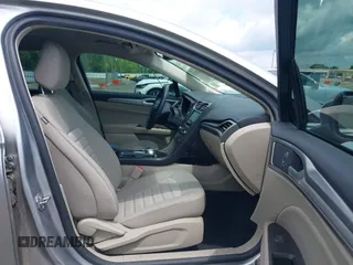 2020 Ford Fusion SE with VIN 3FA6P0HD5LR262877, listed as a IAAI auction lot 42243525 with 53,071 mi miles and . Bid and sale history available at DreamBid. Image 5.
