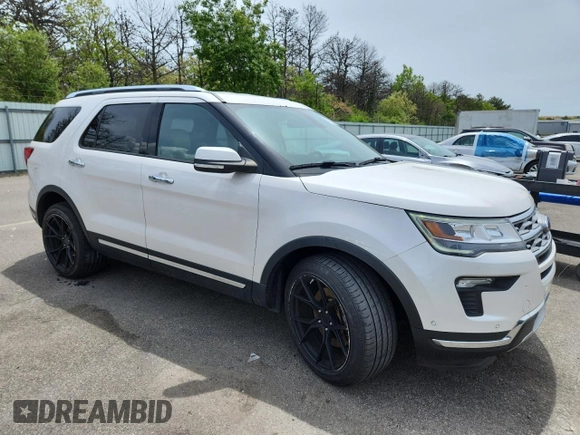 2018 Ford Explorer Limited z VIN 1FM5K8F82JGA01876, wystawiony jako Copart lot #58390955 z przebiegiem 108 345 mil mil oraz Szkoda całkowita • Salvage title. Historia ofert i sprzedaży dostępna na DreamBid. Obrazek 4.