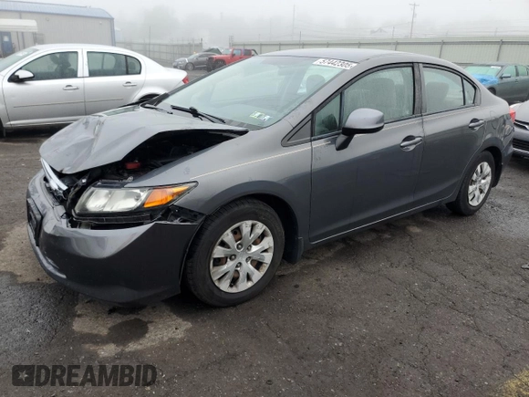 2012 Honda Civic LX z VIN 2HGFB2F50CH324974, wystawiony jako Copart lot #57442305 z przebiegiem 124 462 mil mil oraz Szkoda całkowita • Salvage title. Historia ofert i sprzedaży dostępna na DreamBid. Obrazek 1.